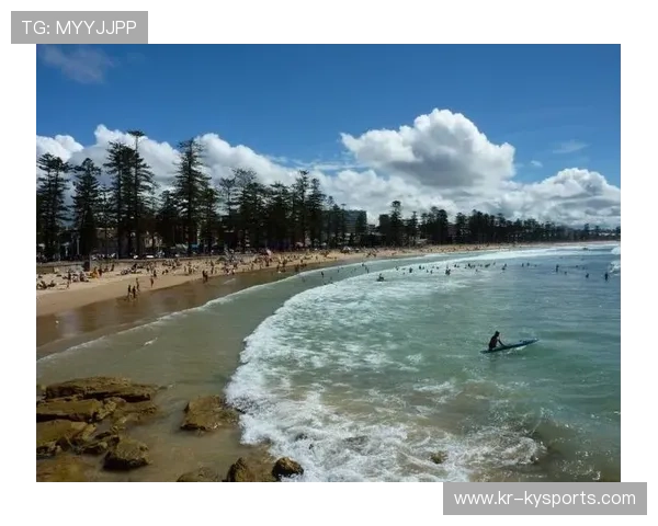 大型海岸线冲浪挑战赛，浪花追逐的青春梦想，冲浪的海域